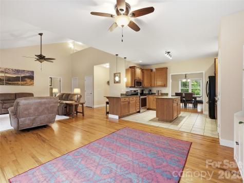 16 Lancaster Lane Weaverville NC 28787