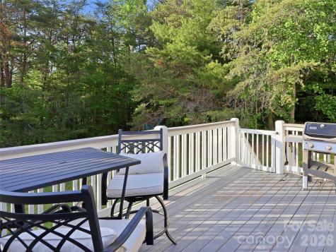 16 Lancaster Lane Weaverville NC 28787