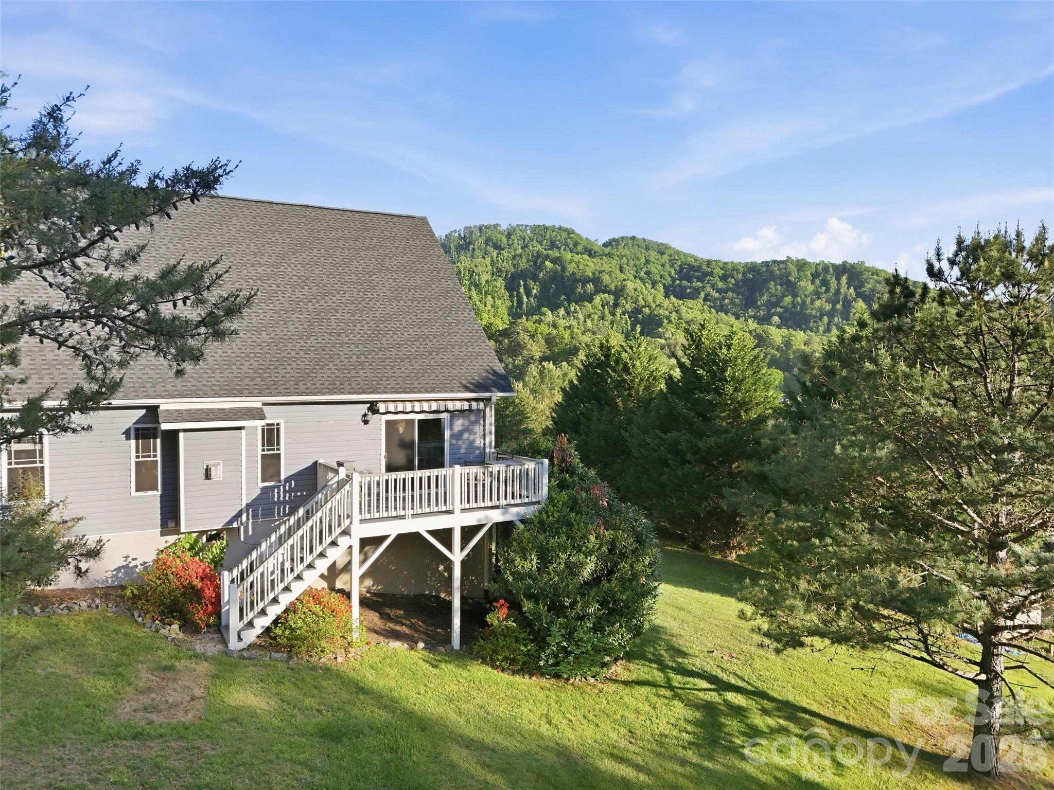 16 Lancaster Lane Weaverville NC 28787