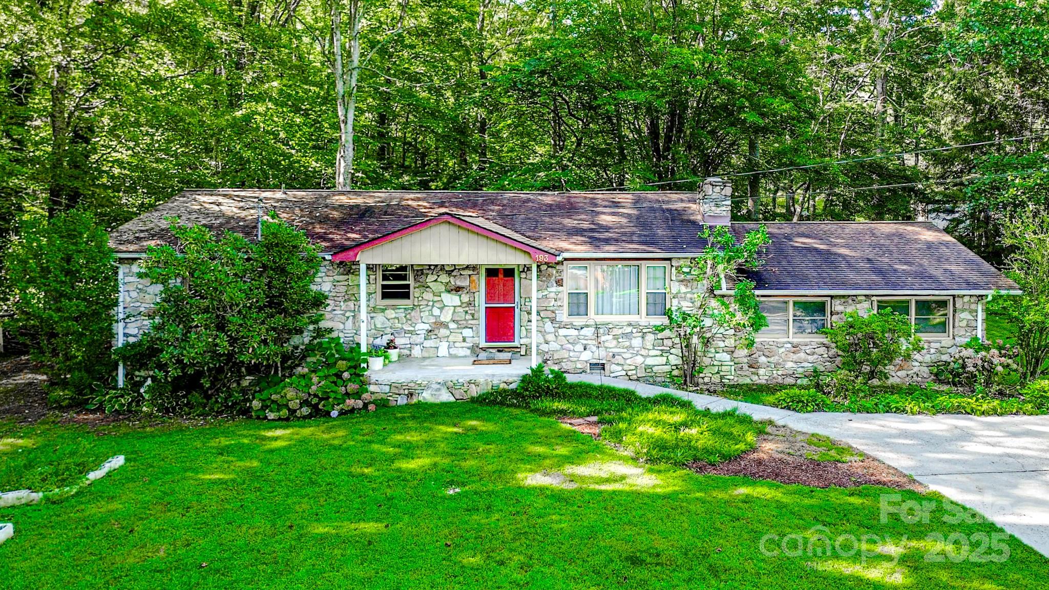 193 Domeno Drive Swannanoa NC 28778
