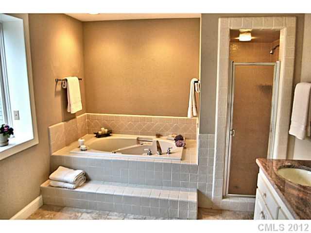 4931 Lindstrom Drive Charlotte NC 28226