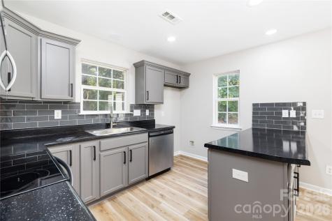 136 Mangum Circle Mooresville NC 28117