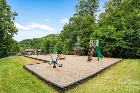 422 Glenaire Drive Mars Hill NC 28754