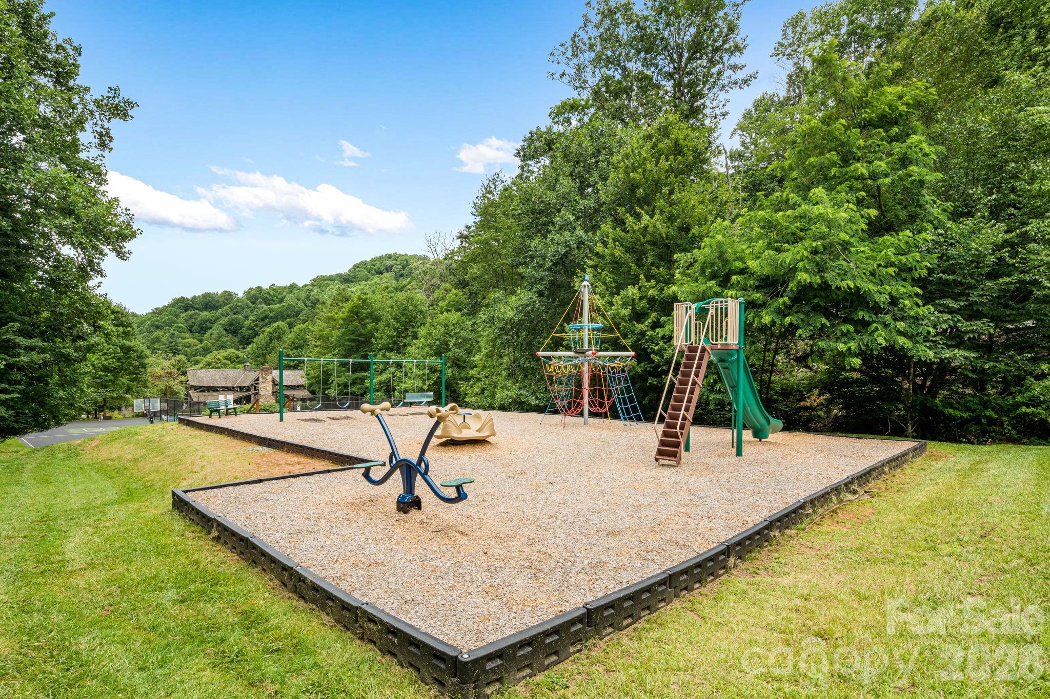 422 Glenaire Drive Mars Hill NC 28754