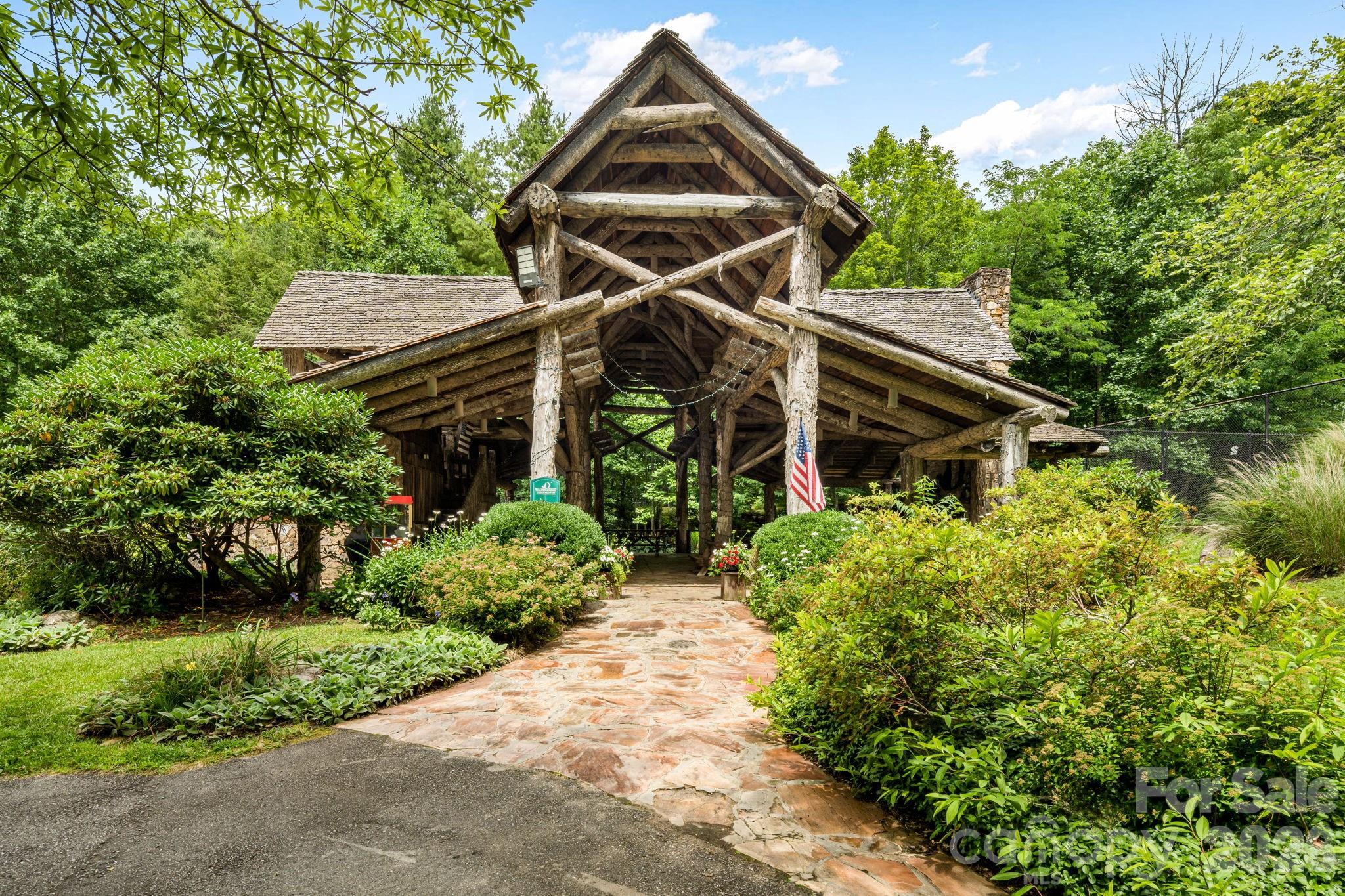 422 Glenaire Drive Mars Hill NC 28754