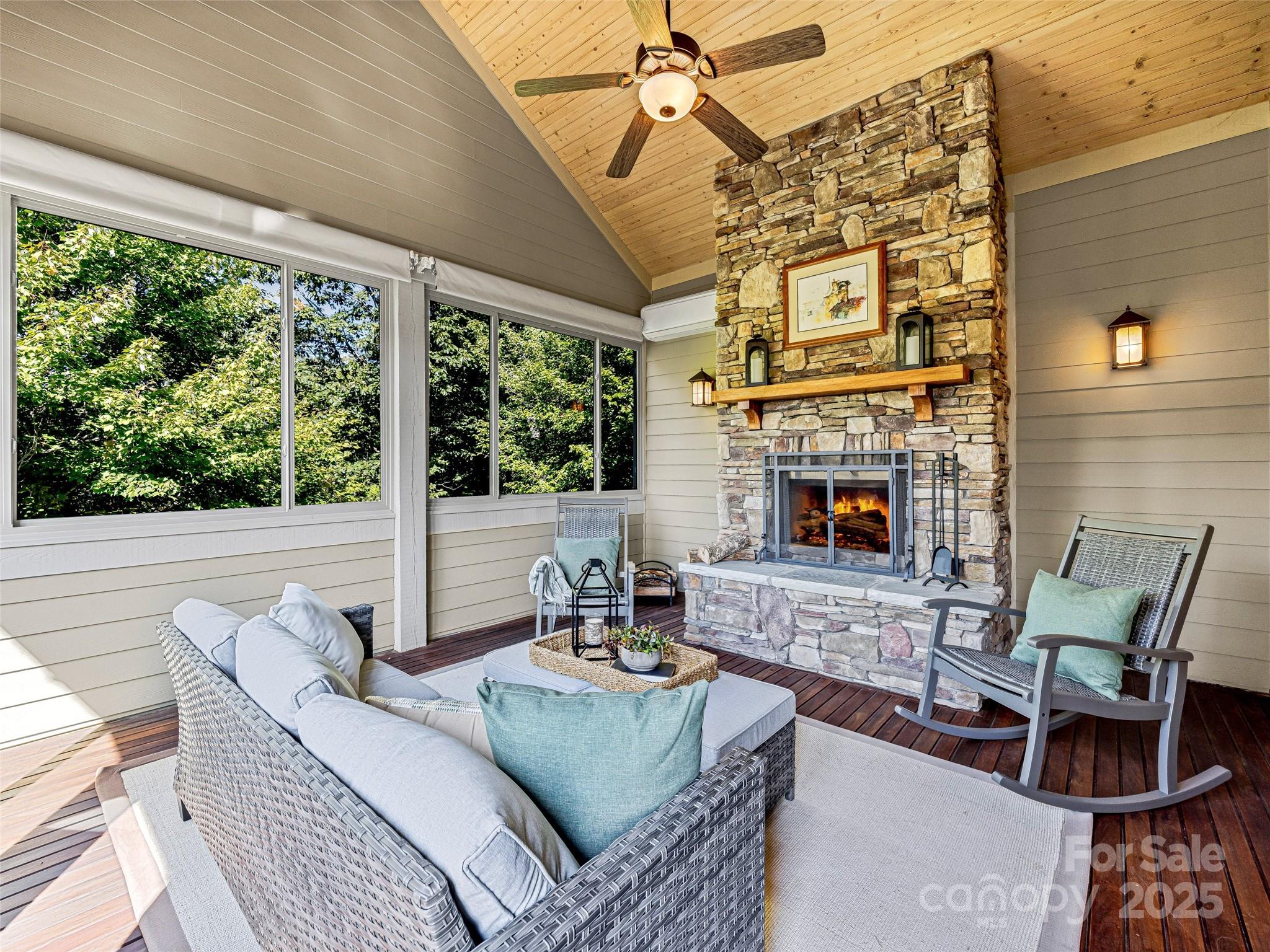 6 Yellow Wood Lane Horse Shoe NC 28742
