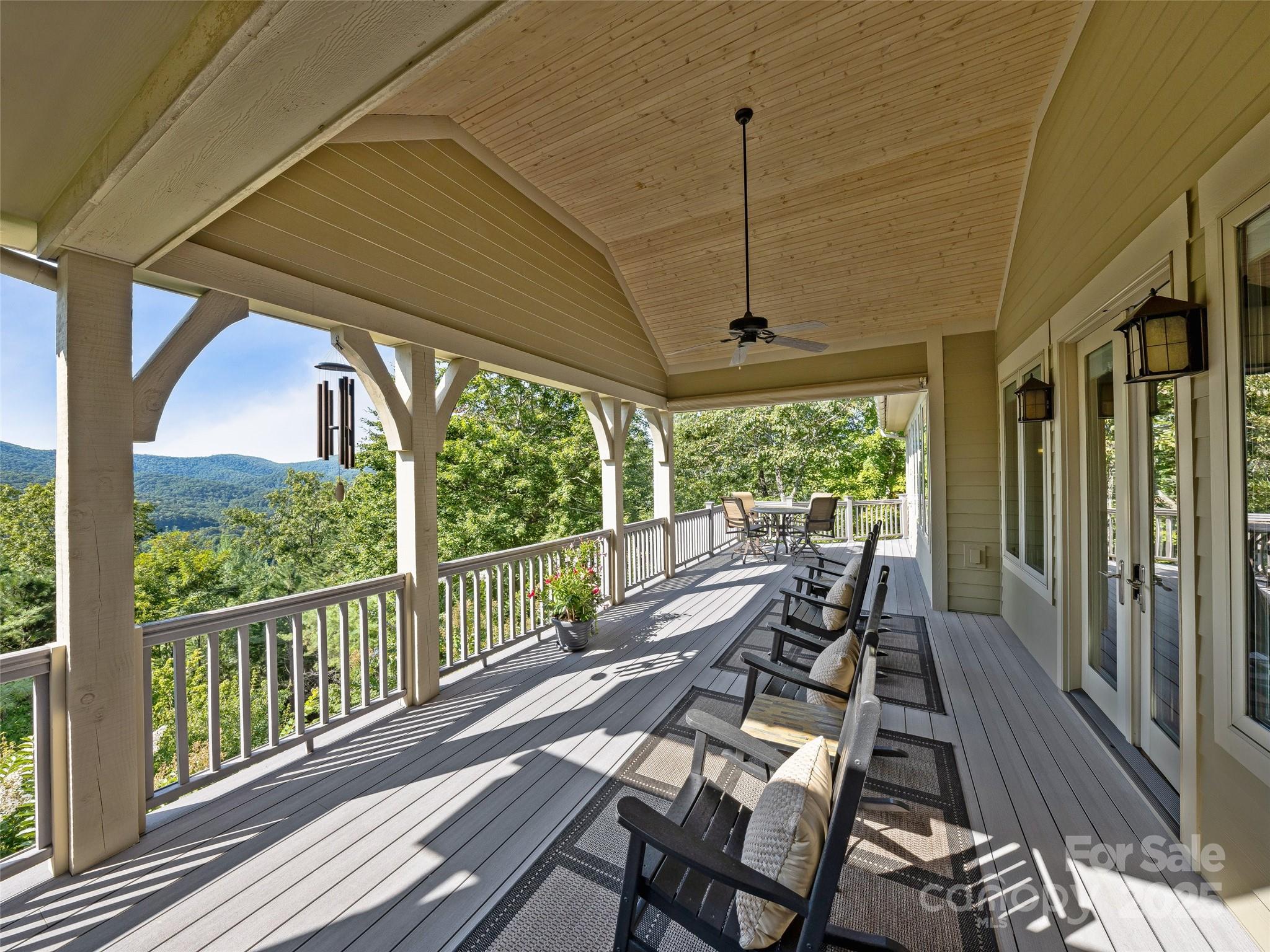 6 Yellow Wood Lane Horse Shoe NC 28742