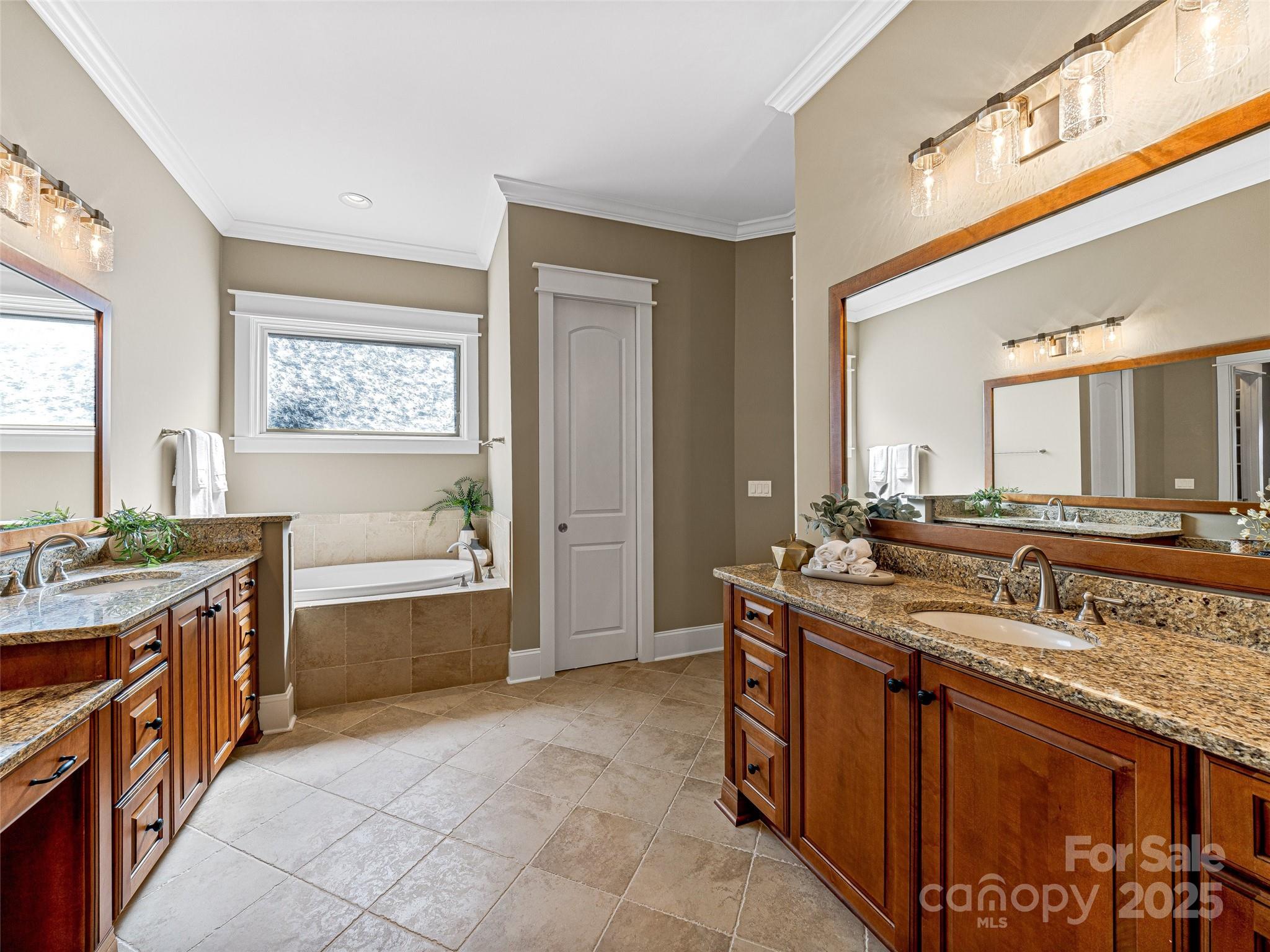 6 Yellow Wood Lane Horse Shoe NC 28742