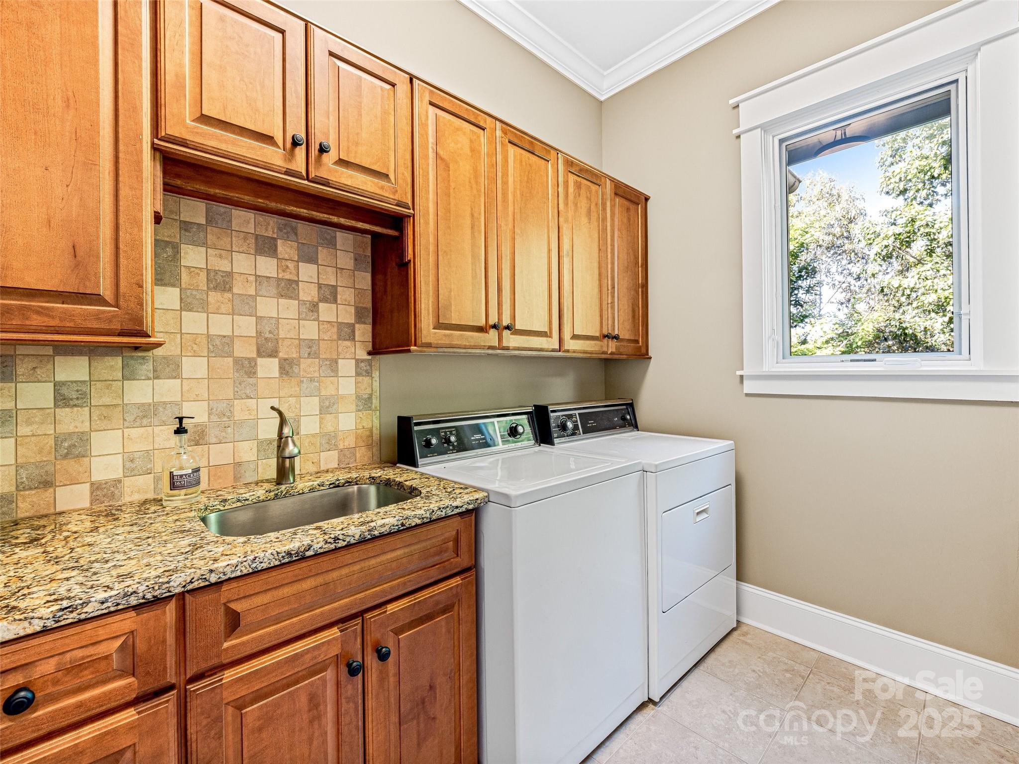 6 Yellow Wood Lane Horse Shoe NC 28742
