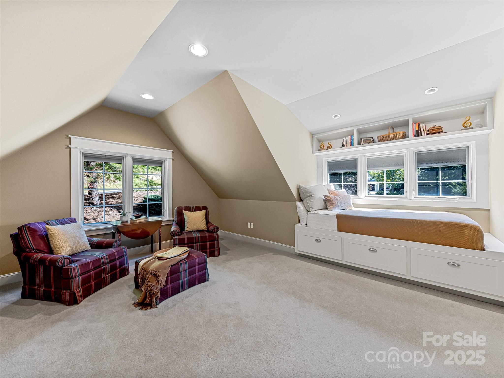 6 Yellow Wood Lane Horse Shoe NC 28742