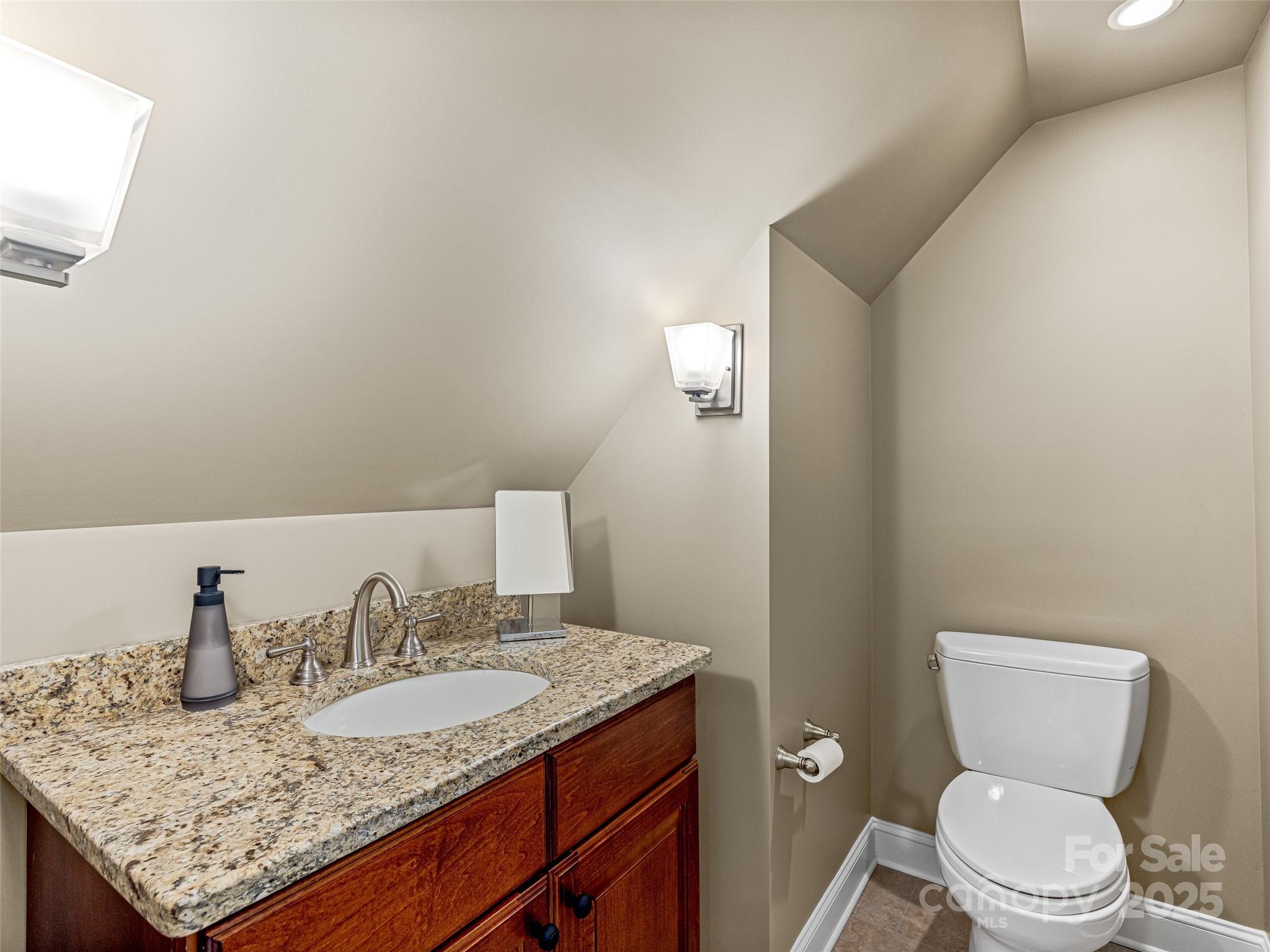 6 Yellow Wood Lane Horse Shoe NC 28742