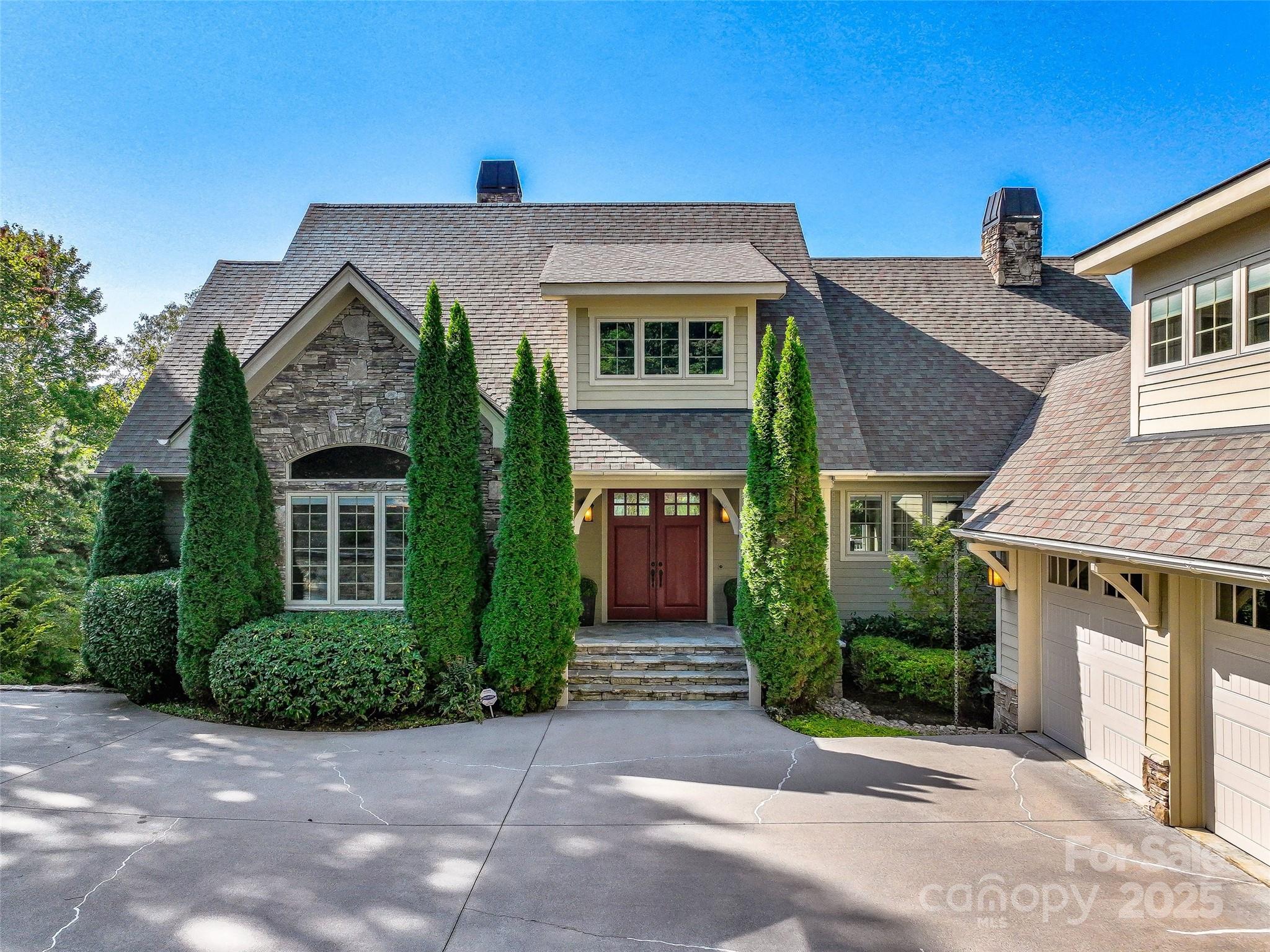 6 Yellow Wood Lane Horse Shoe NC 28742