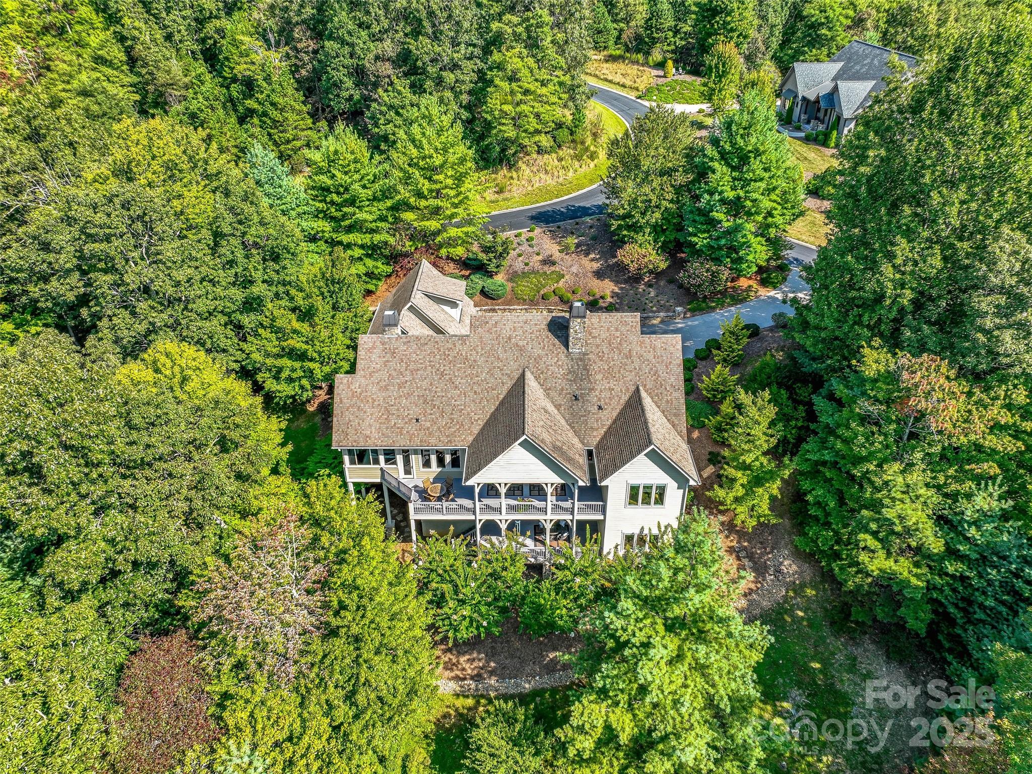 6 Yellow Wood Lane Horse Shoe NC 28742