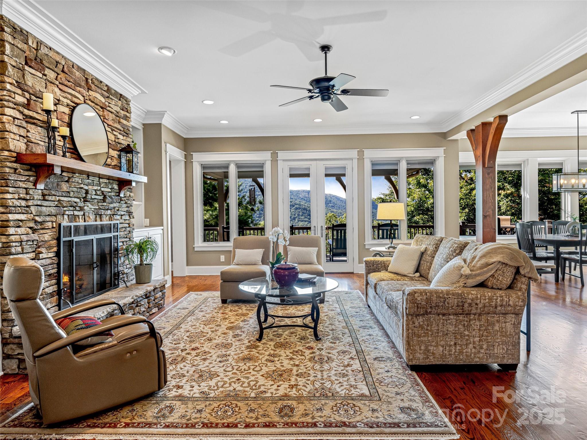 6 Yellow Wood Lane Horse Shoe NC 28742