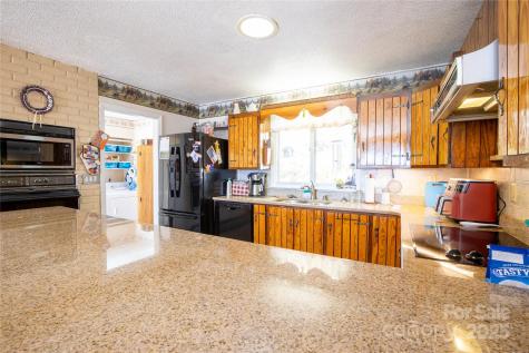 375 Rocky Face Lane Newland NC 28657