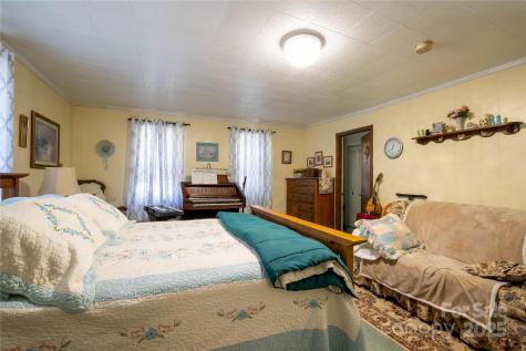 375 Rocky Face Lane Newland NC 28657