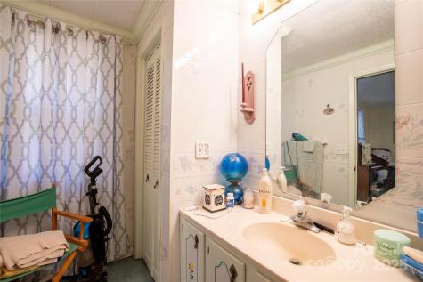 375 Rocky Face Lane Newland NC 28657