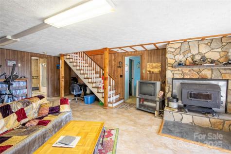 375 Rocky Face Lane Newland NC 28657