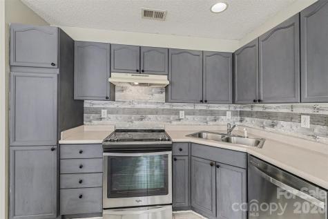 4557 Antelope Lane Charlotte NC 28269