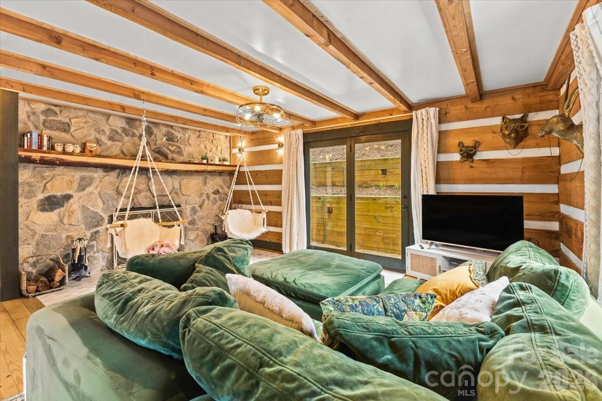1444 Rich Mountain Road Zionville NC 28698