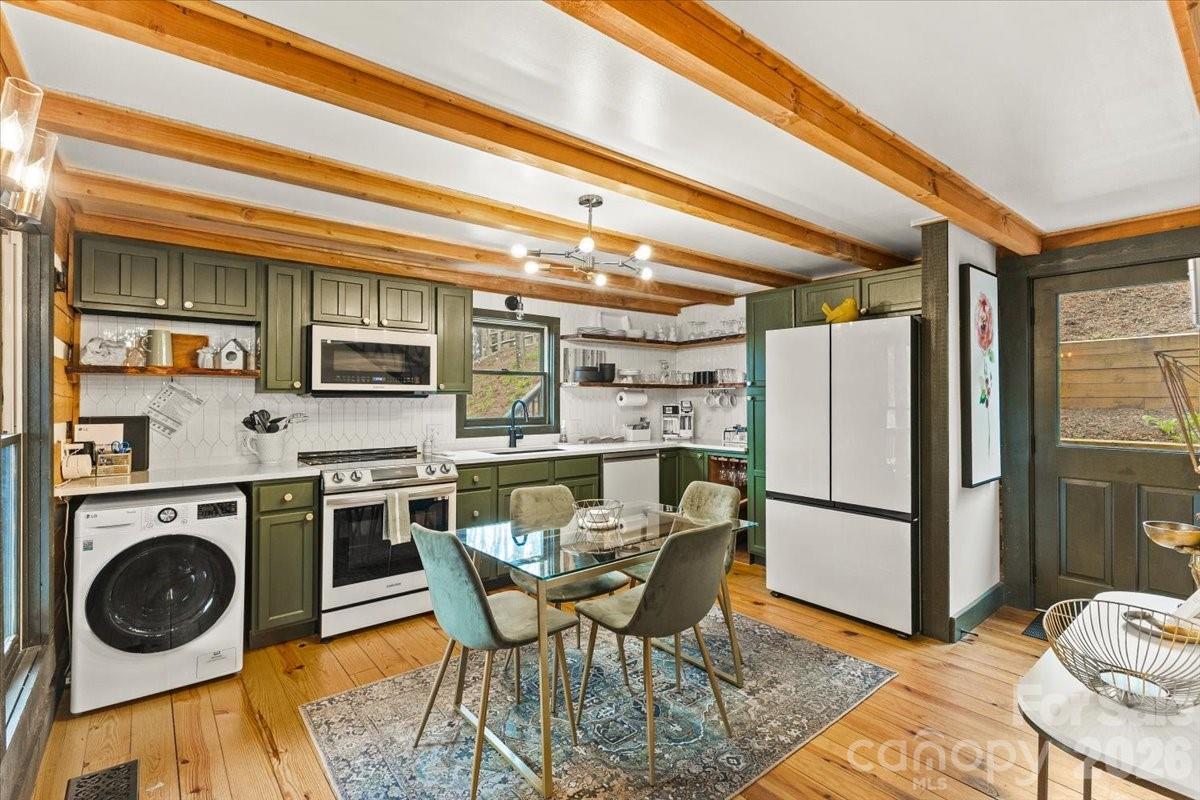 1444 Rich Mountain Road Zionville NC 28698