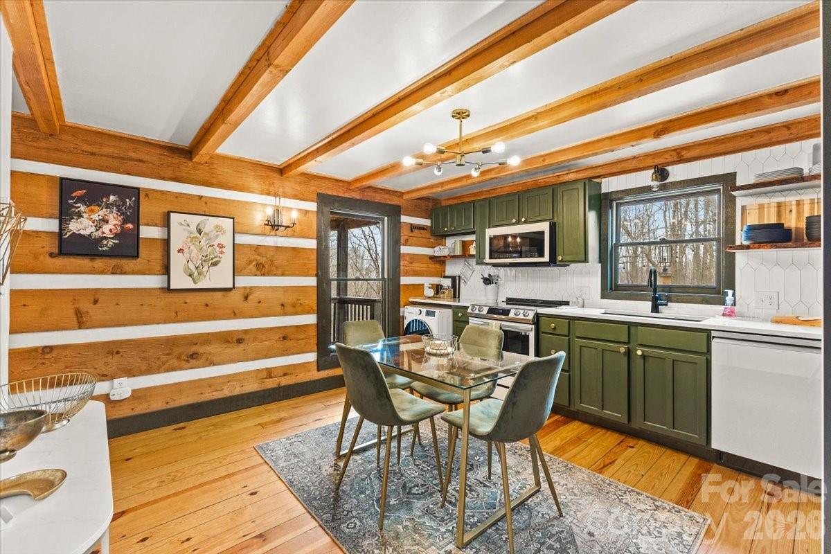 1444 Rich Mountain Road Zionville NC 28698