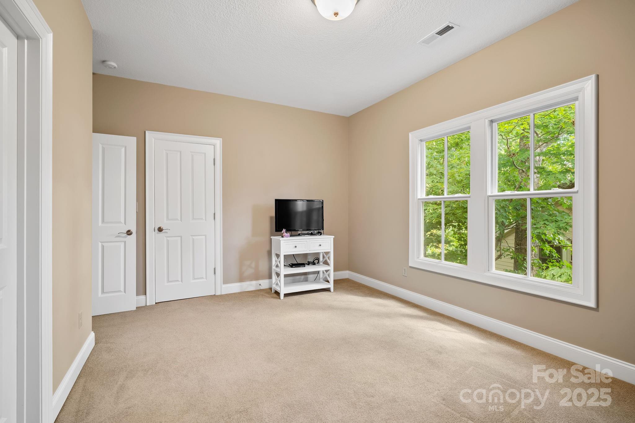 25 E Owl Creek Lane Fairview NC 28730