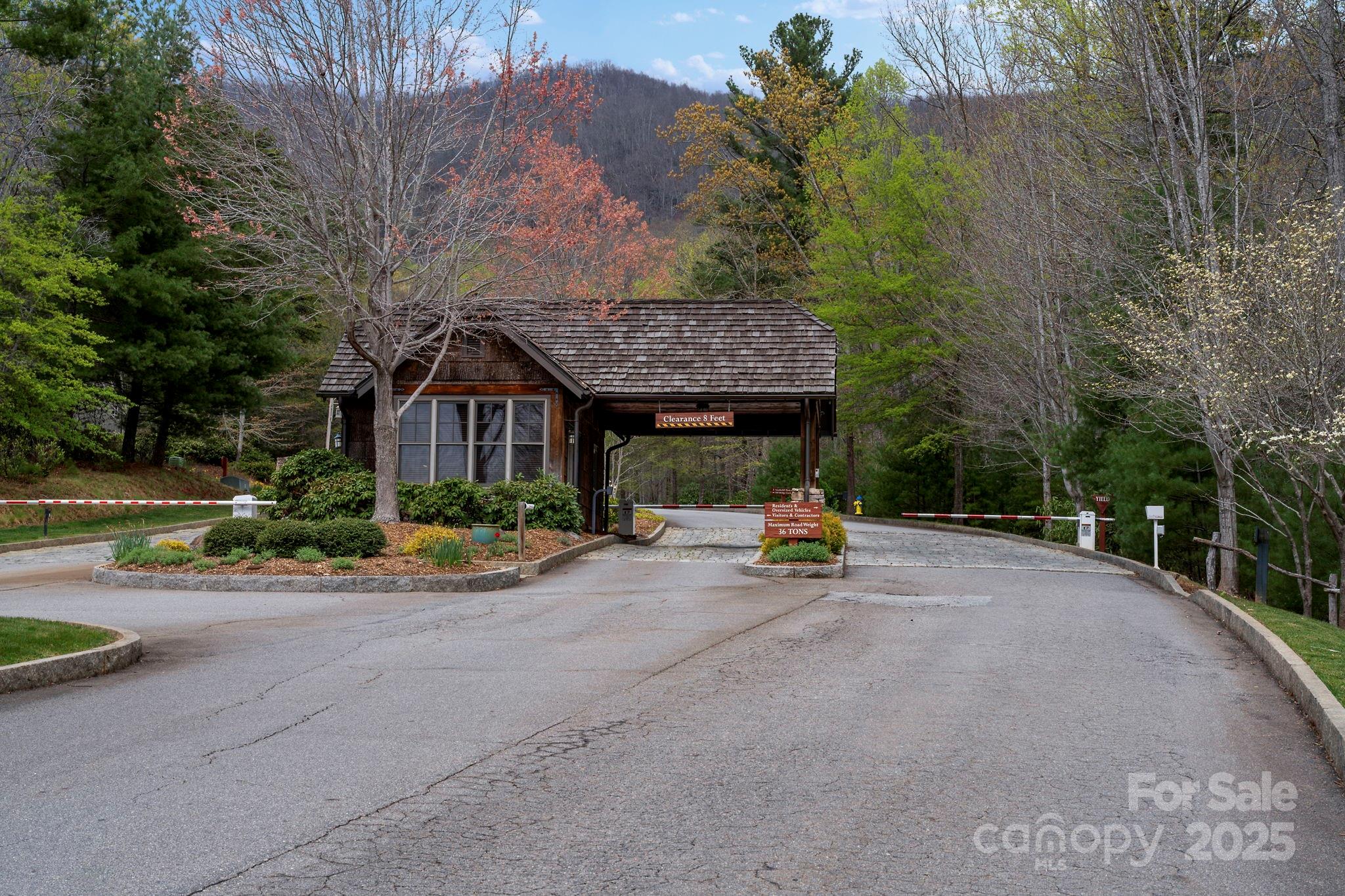 25 E Owl Creek Lane Fairview NC 28730