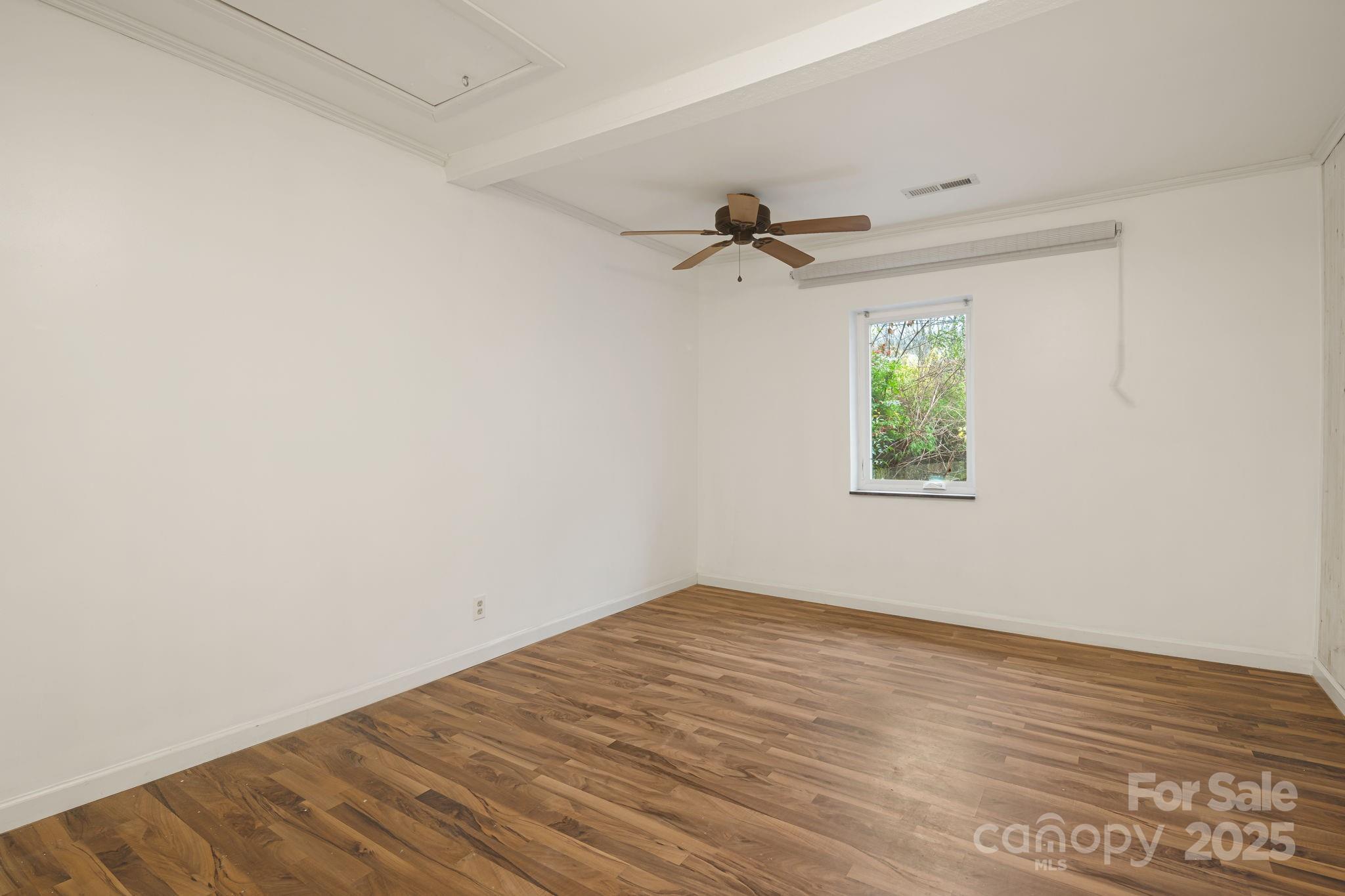 814 Little Creek Road Burnsville NC 28714
