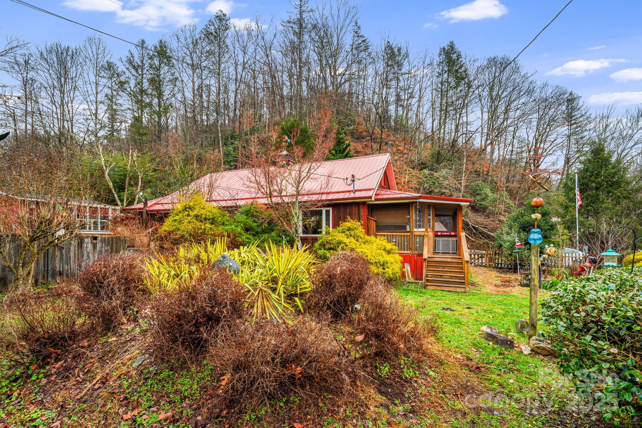 814 Little Creek Road Burnsville NC 28714