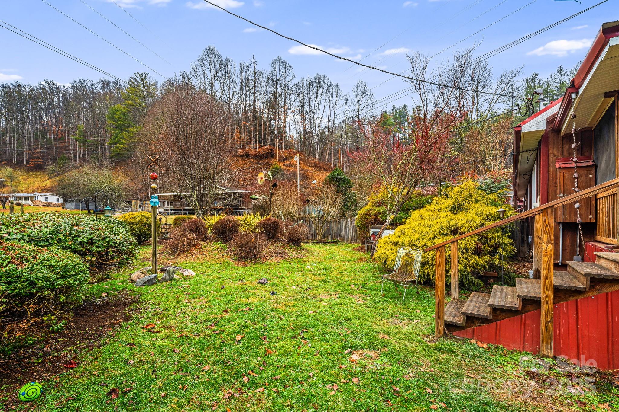 814 Little Creek Road Burnsville NC 28714
