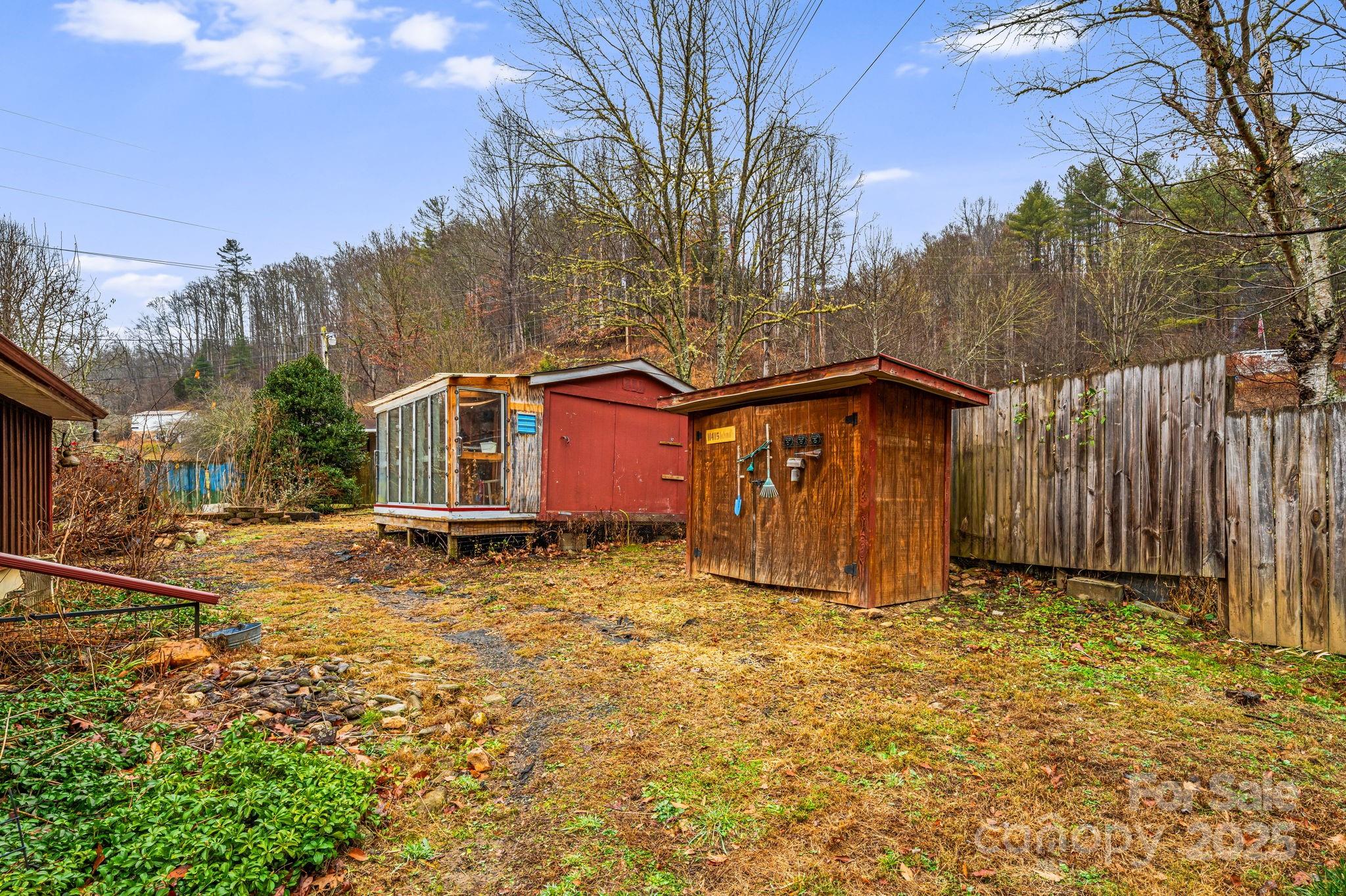 814 Little Creek Road Burnsville NC 28714