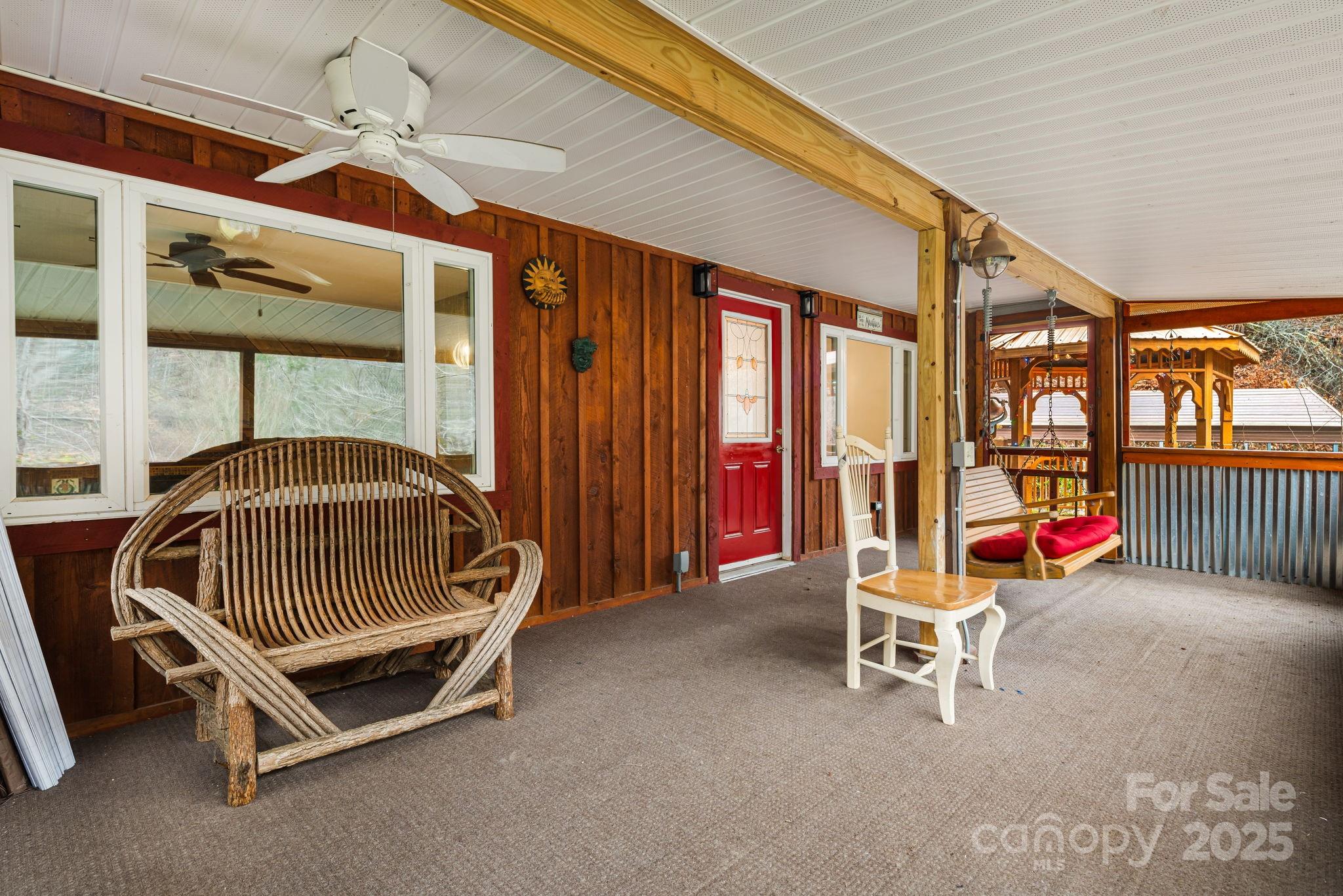 814 Little Creek Road Burnsville NC 28714