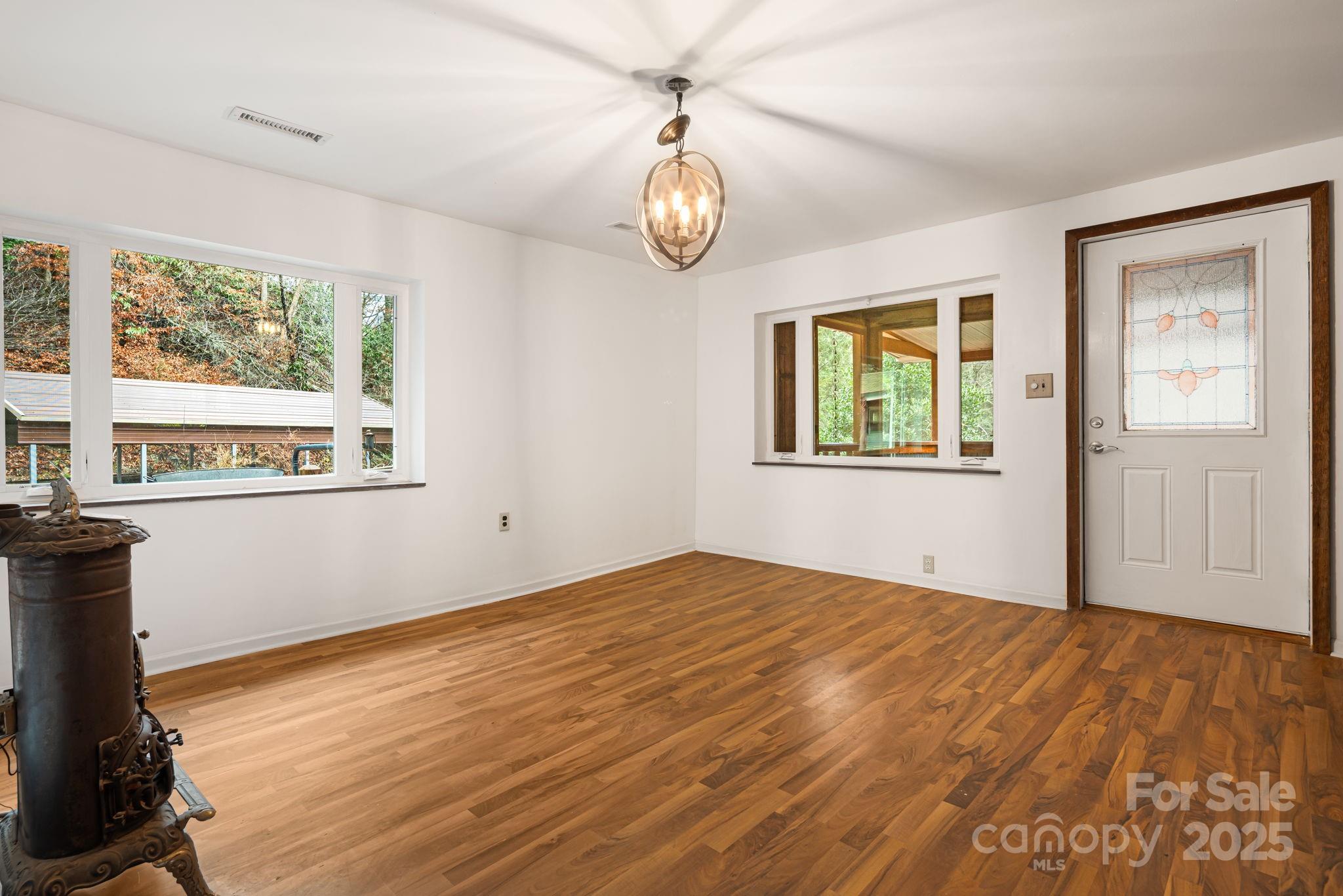 814 Little Creek Road Burnsville NC 28714