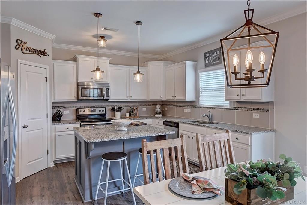 2200 Atwell Glen Lane Pineville NC 28134
