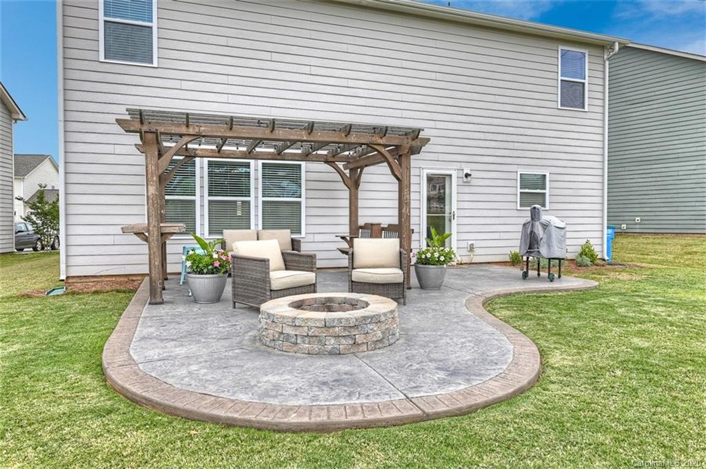 2200 Atwell Glen Lane Pineville NC 28134