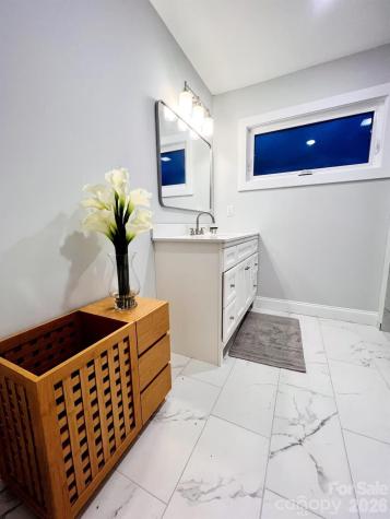 1063 Riverside Drive Asheville NC 28804