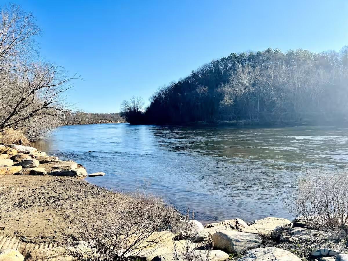 1063 Riverside Drive Asheville NC 28804