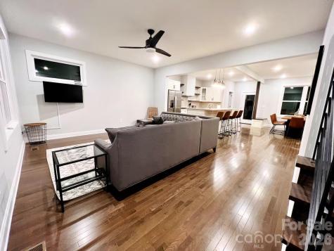 1063 Riverside Drive Asheville NC 28804