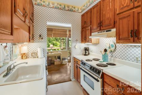 121 Ohara Circle Hendersonville NC 28739