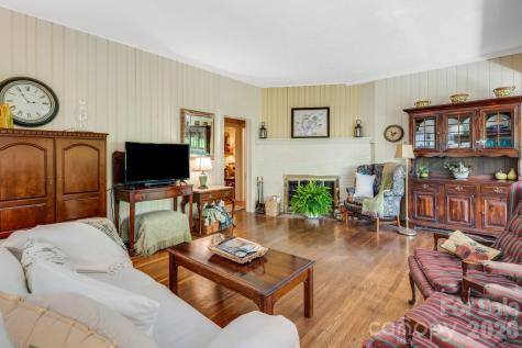 121 Ohara Circle Hendersonville NC 28739