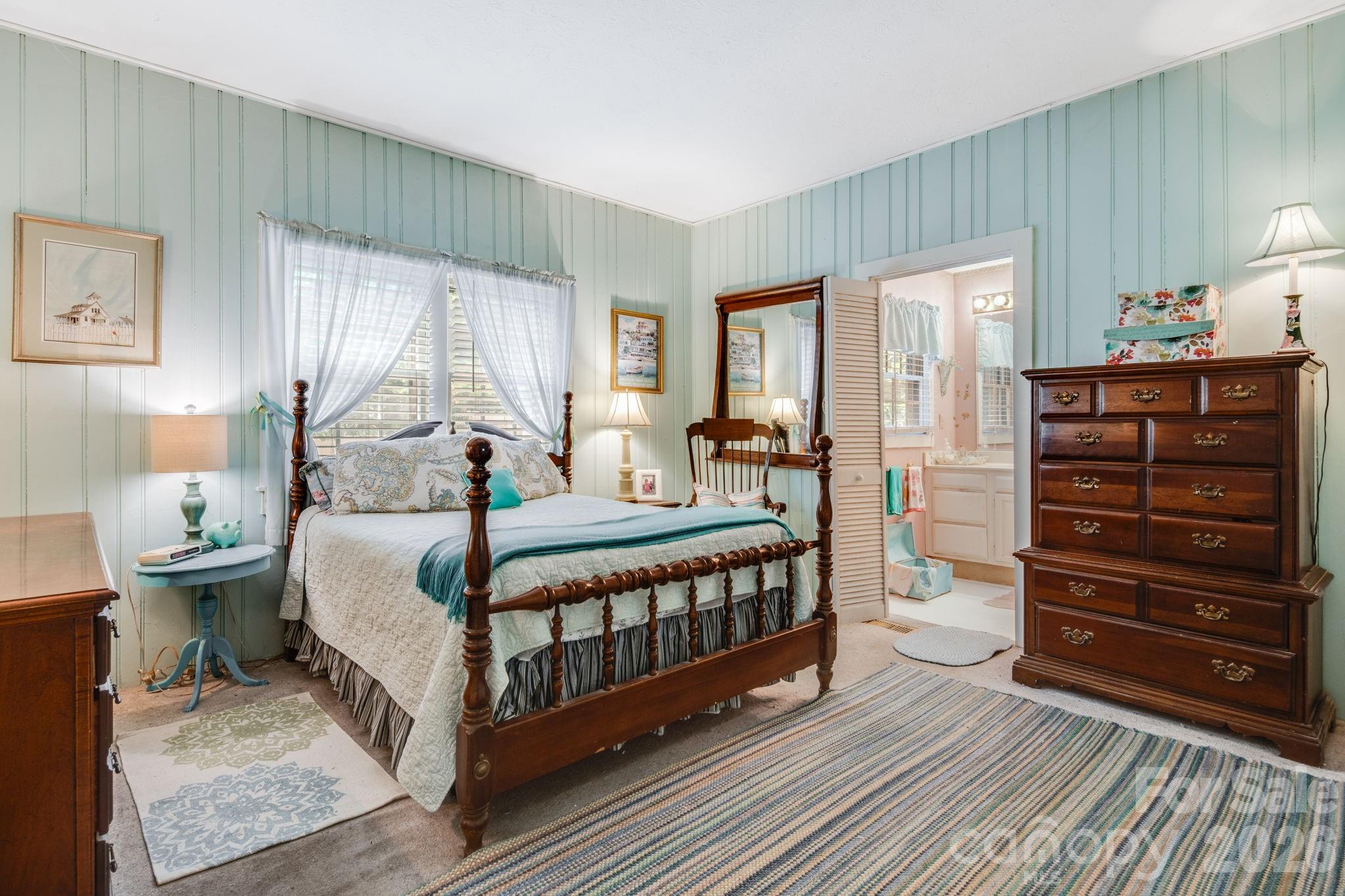 121 Ohara Circle Hendersonville NC 28739