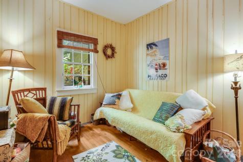 121 Ohara Circle Hendersonville NC 28739