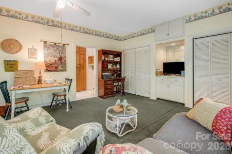 121 Ohara Circle Hendersonville NC 28739