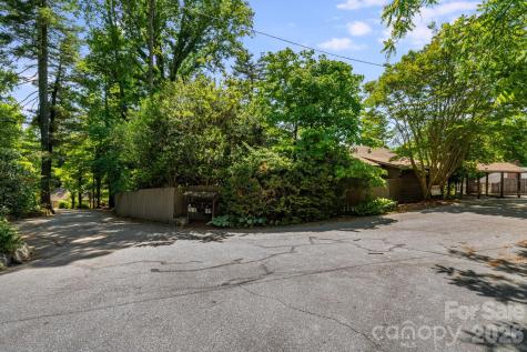 121 Ohara Circle Hendersonville NC 28739