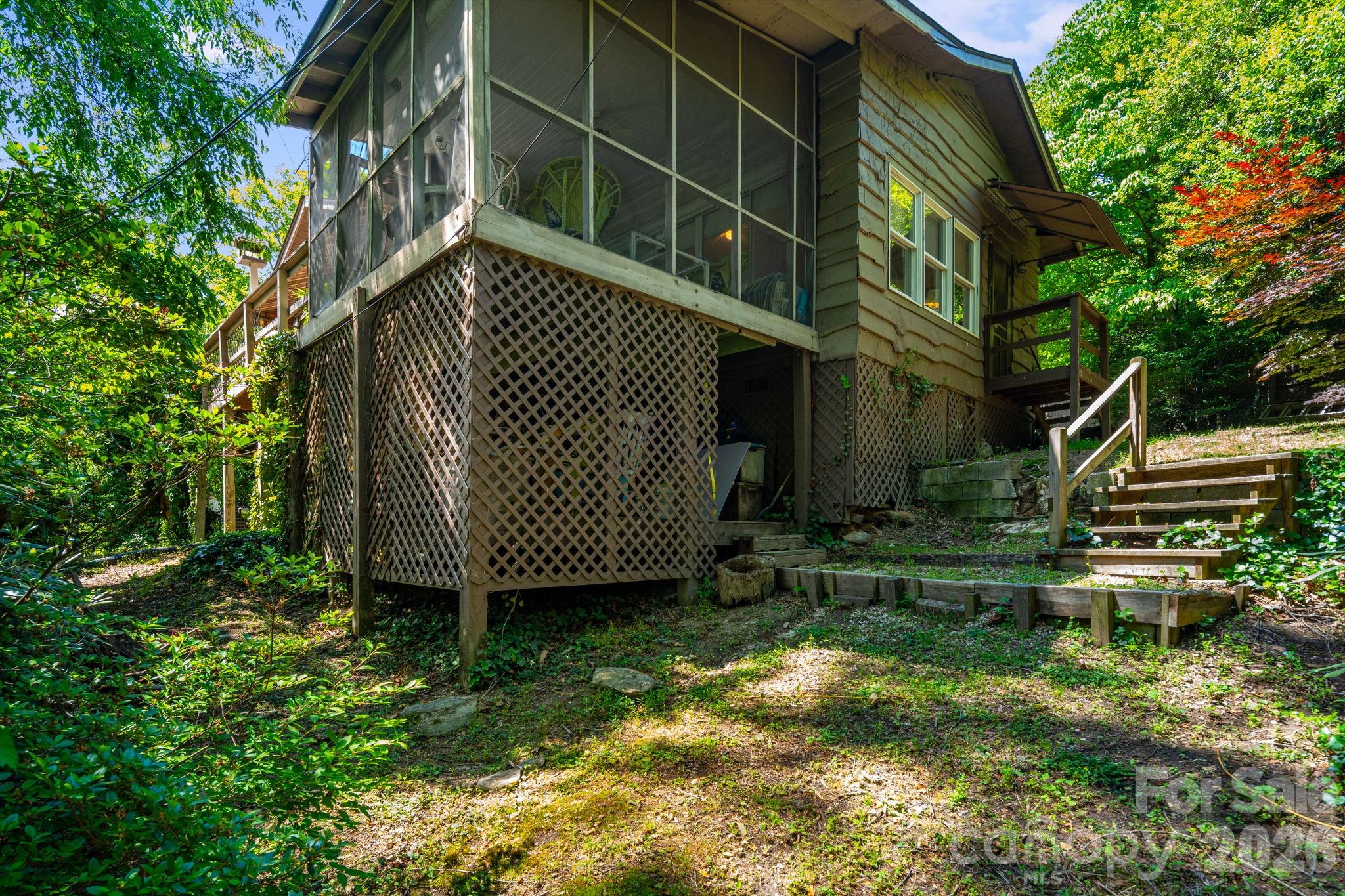 121 Ohara Circle Hendersonville NC 28739