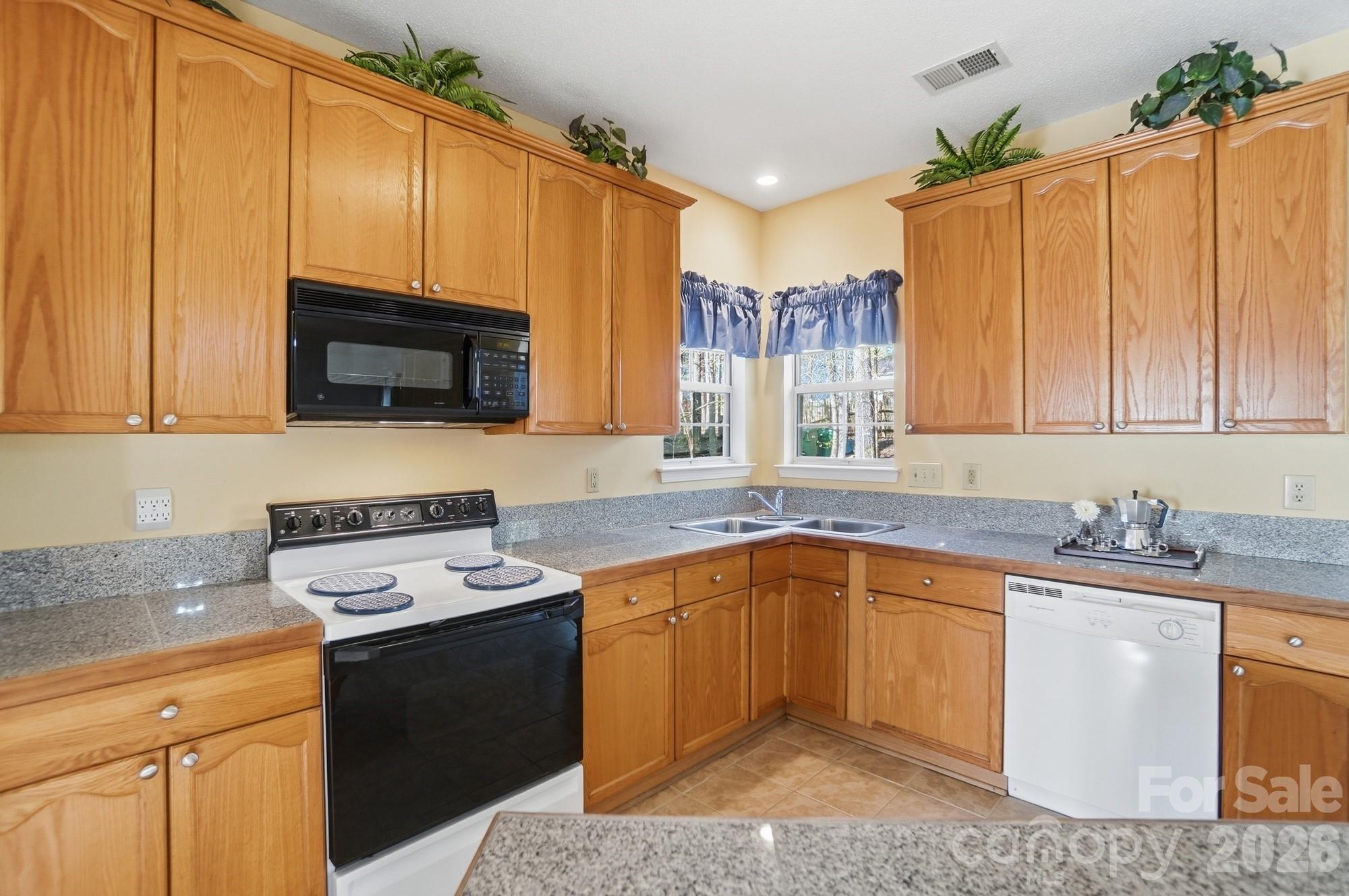 8721 Woodcock Lane Charlotte NC 28216