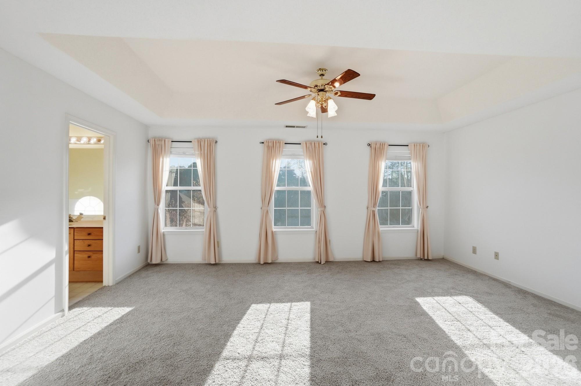 8721 Woodcock Lane Charlotte NC 28216