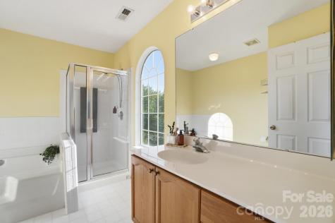 8721 Woodcock Lane Charlotte NC 28216