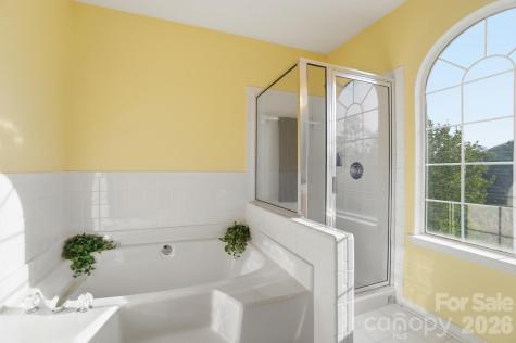 8721 Woodcock Lane Charlotte NC 28216